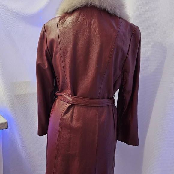 Vintage Plum Burgundy Belted Leather Jacket with Faux Fur Collar - Picture 8 of 10
